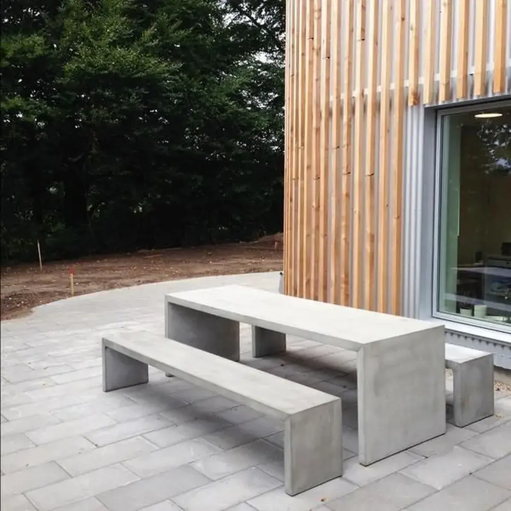 The price of urban furniture